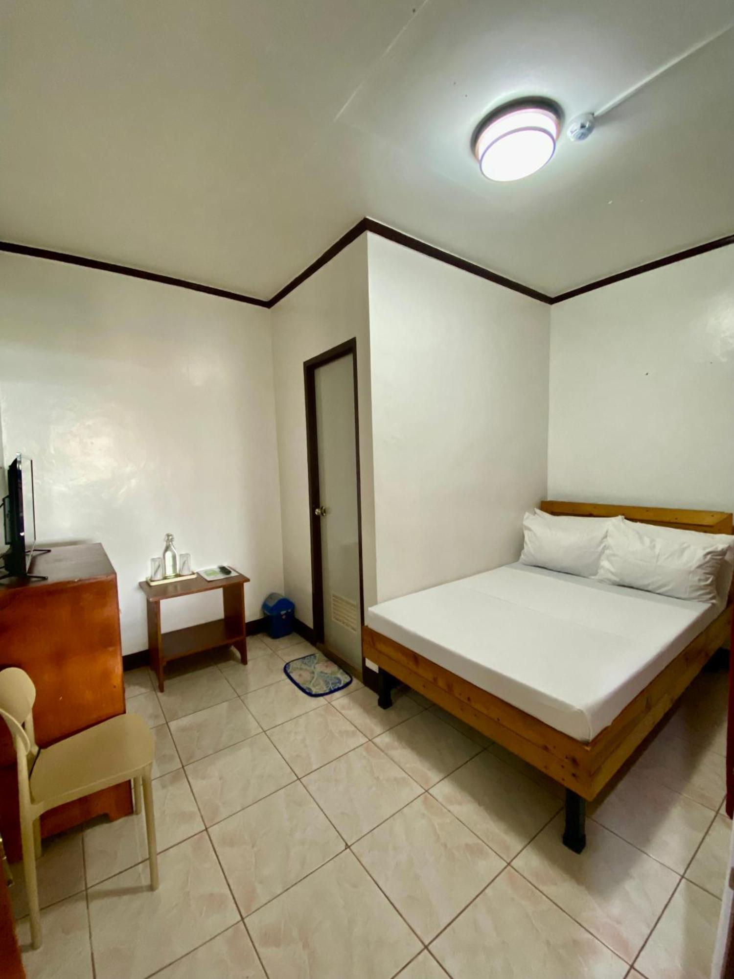 Macky'S Hidden Inn Coron Exterior foto